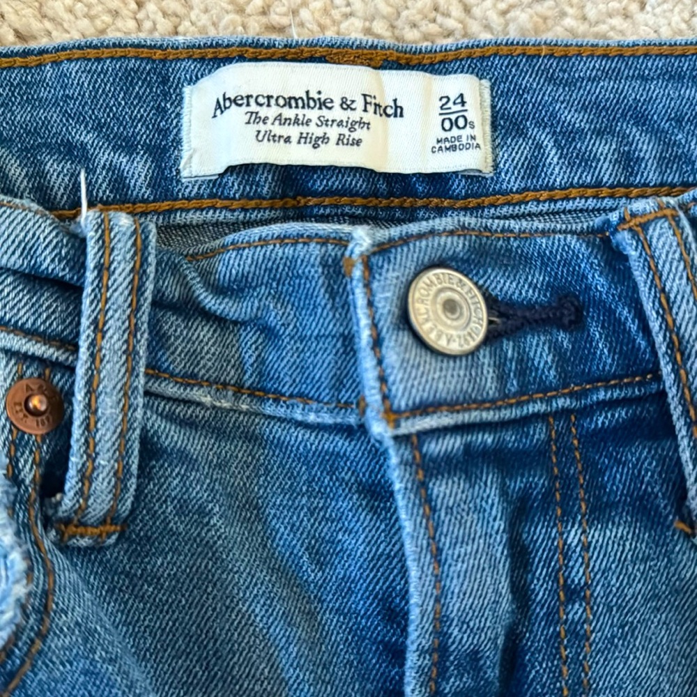 Abercrombie women’s jeans size 24-00 short